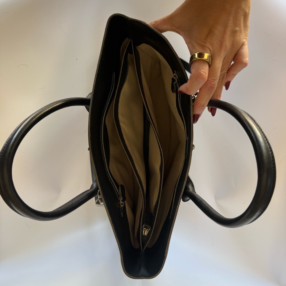 Tod’s Black Leather Tote Bag - Picture 2 of 3
